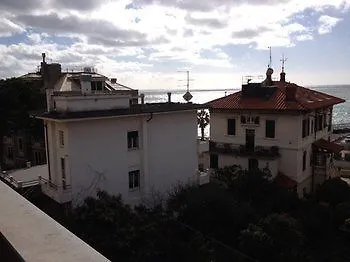 Laurens 3* Genoa